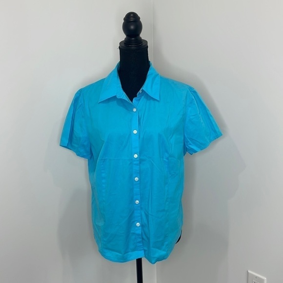 St. John’s Bay Blue Stretch Button Up - Picture 1 of 6